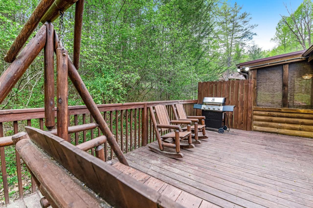 Smoky Bears Den Villa Sevierville Exterior photo
